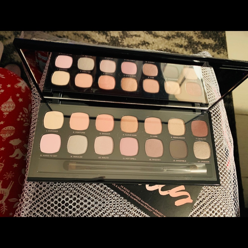 Bare minerals pallet